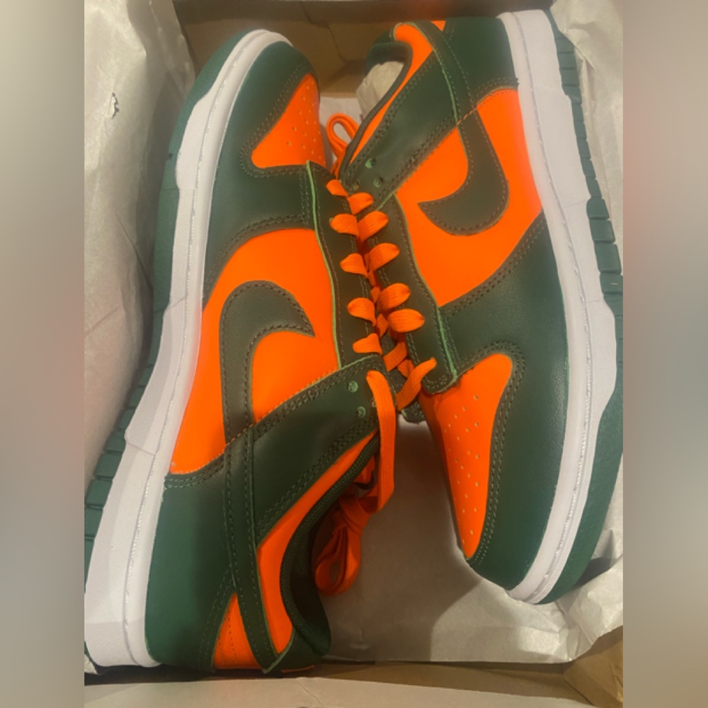 **SOLD** Nike Dunk Low “Miami Hurricanes”